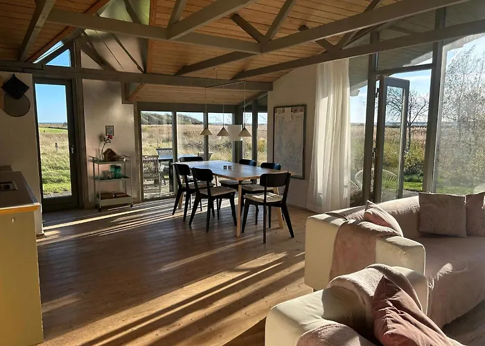 Summer House With Fields And Fjord Views Hébergement de vacances Thyholm