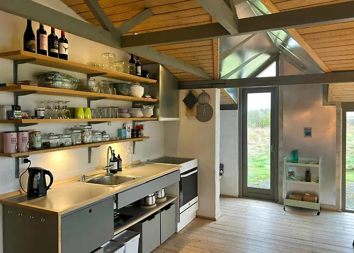 Hébergement de vacances Summer House With Fields And Fjord Views *