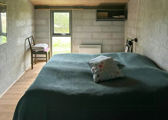 Summer House With Fields And Fjord Views Hébergement de vacances *