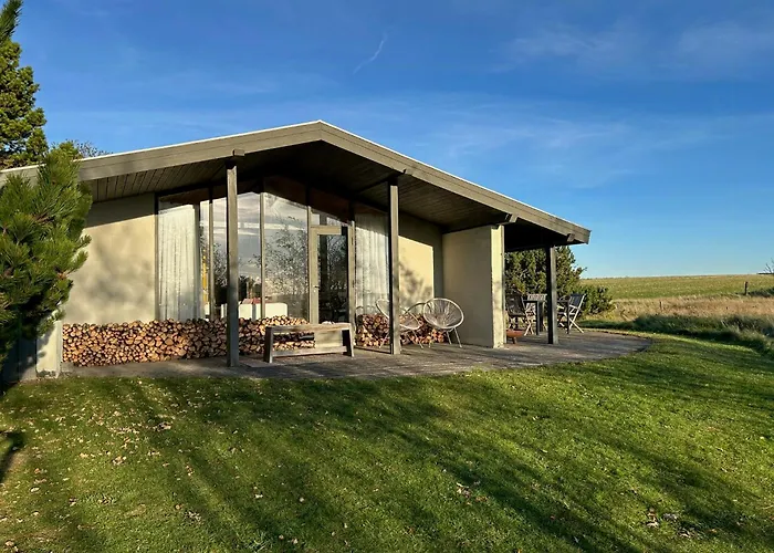 Summer House With Fields And Fjord Views Hébergement de vacances Thyholm